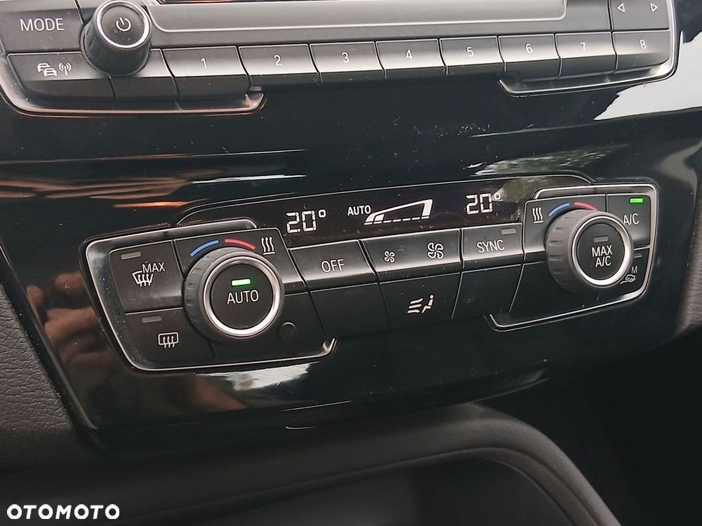 BMW X1 sDrive18i - 18