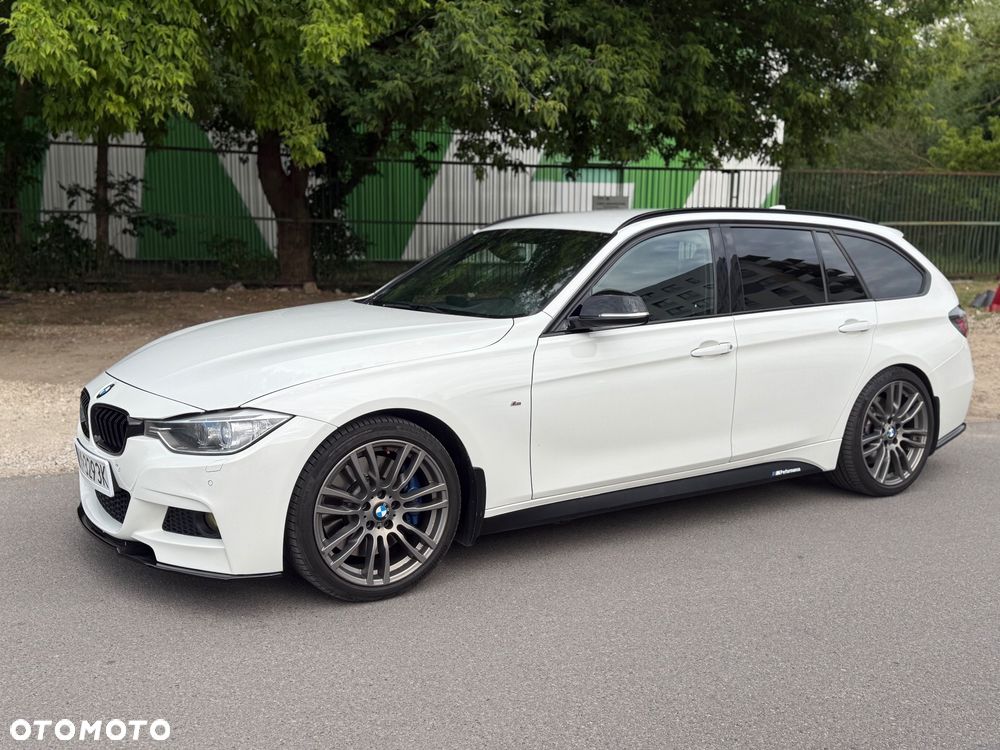 BMW Seria 3 328i xDrive - 29