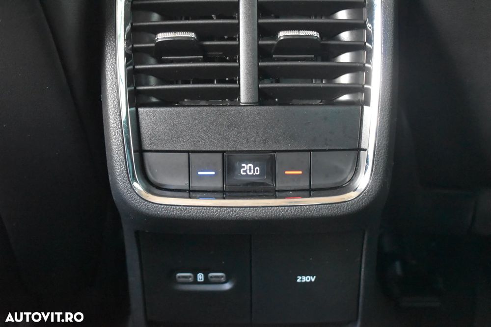 Skoda Octavia 2.0 TDI DSG 4X4 Style - 35