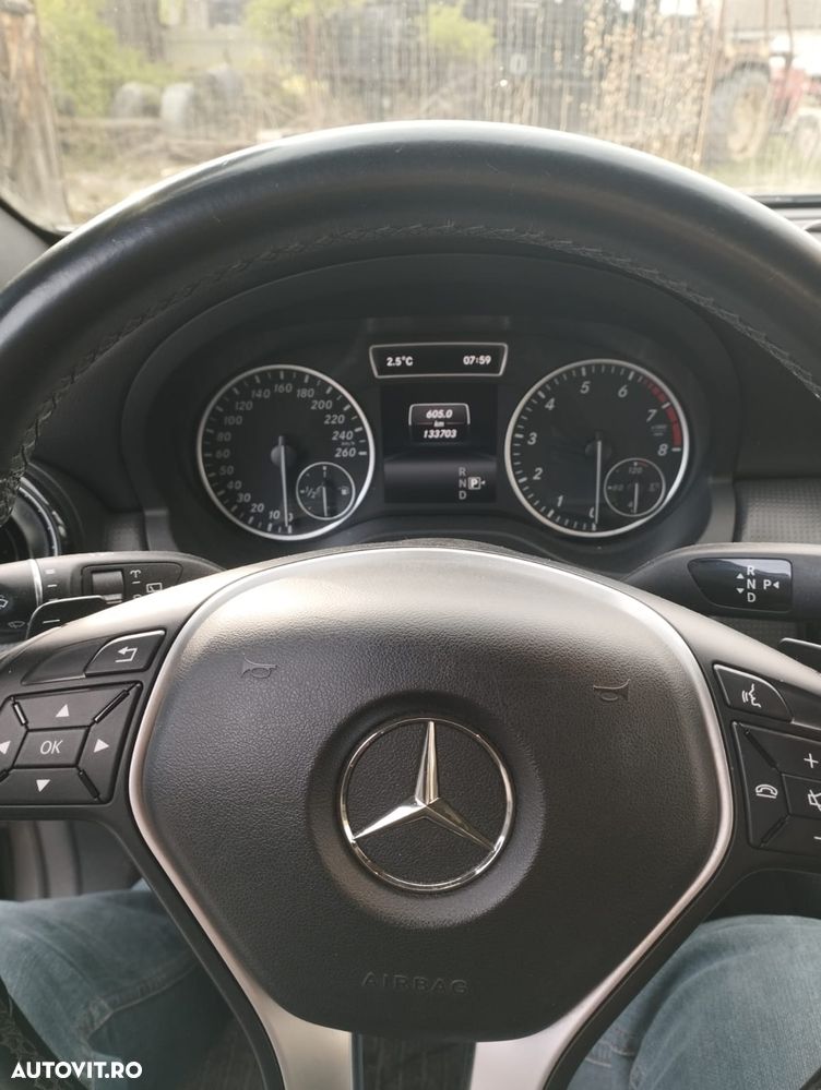 Mercedes-Benz A 180 BlueEfficiency 7G-DCT AMG Sport - 6