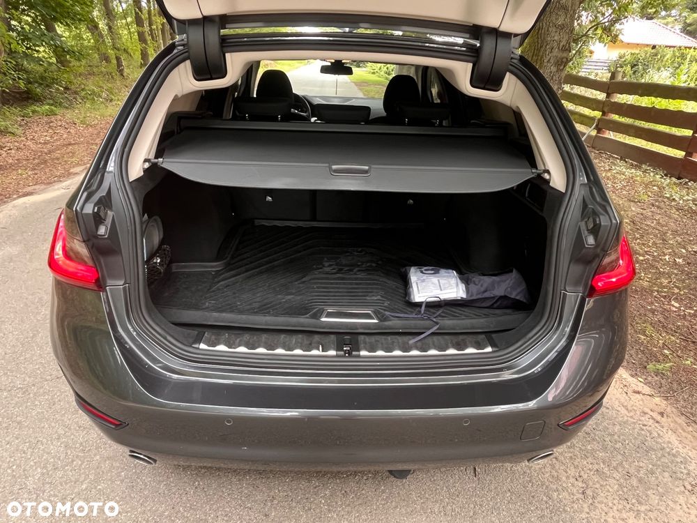 BMW Seria 3 318d Luxury Line Purity - 12