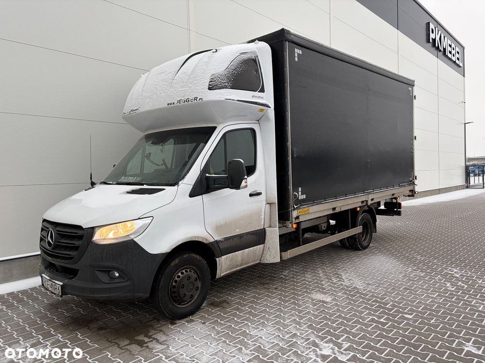 Mercedes-Benz Sprinter - 1