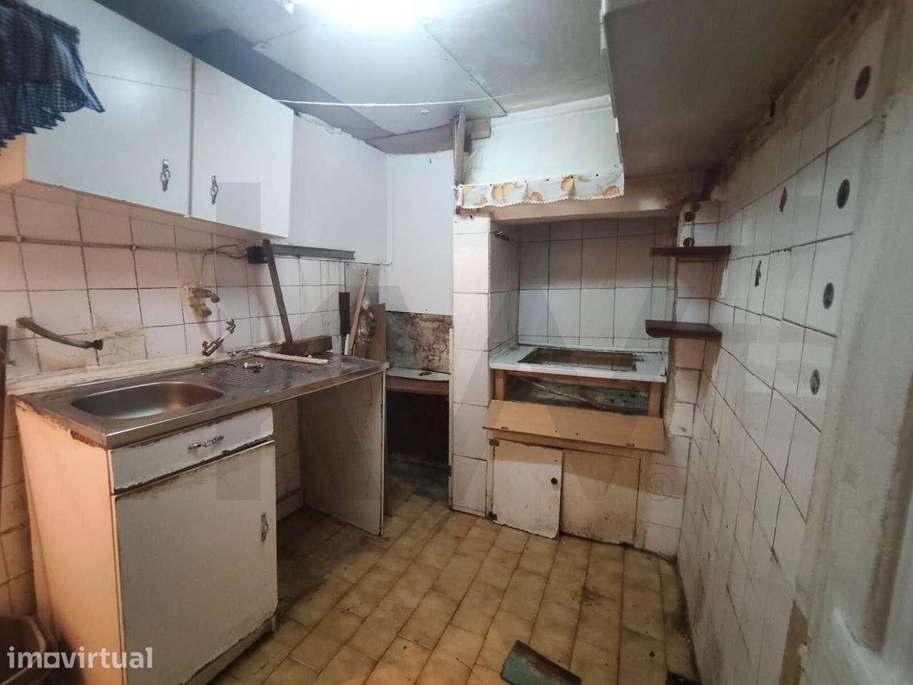 Oportunidade | T1 para obras em prédio com áreas comuns reabilitadas | - Grande imagem: 3/10