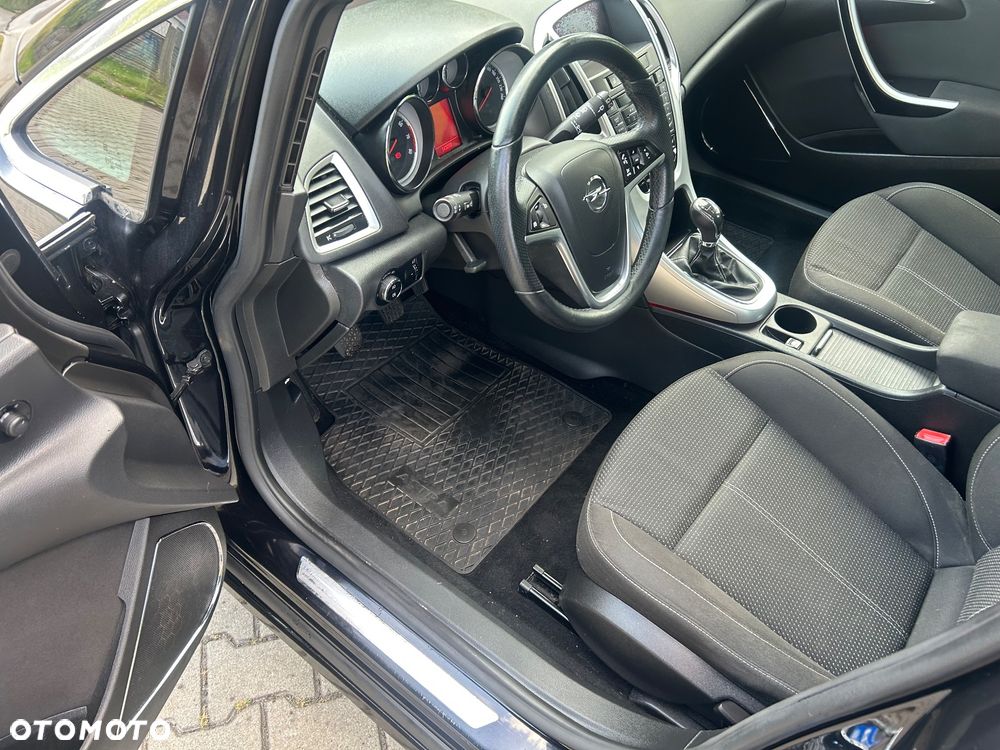 Opel Astra 1.6 Turbo - 8