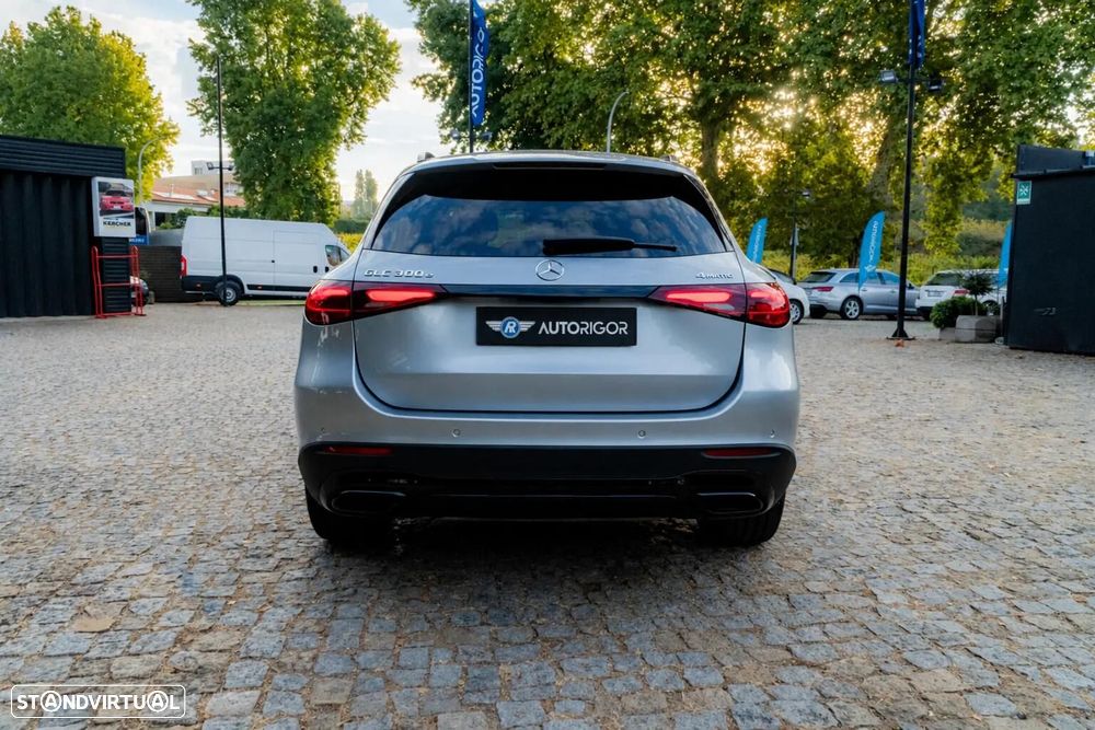 Mercedes-Benz GLC 300 e 4Matic 9G-TRONIC AMG Line Advanced - 5