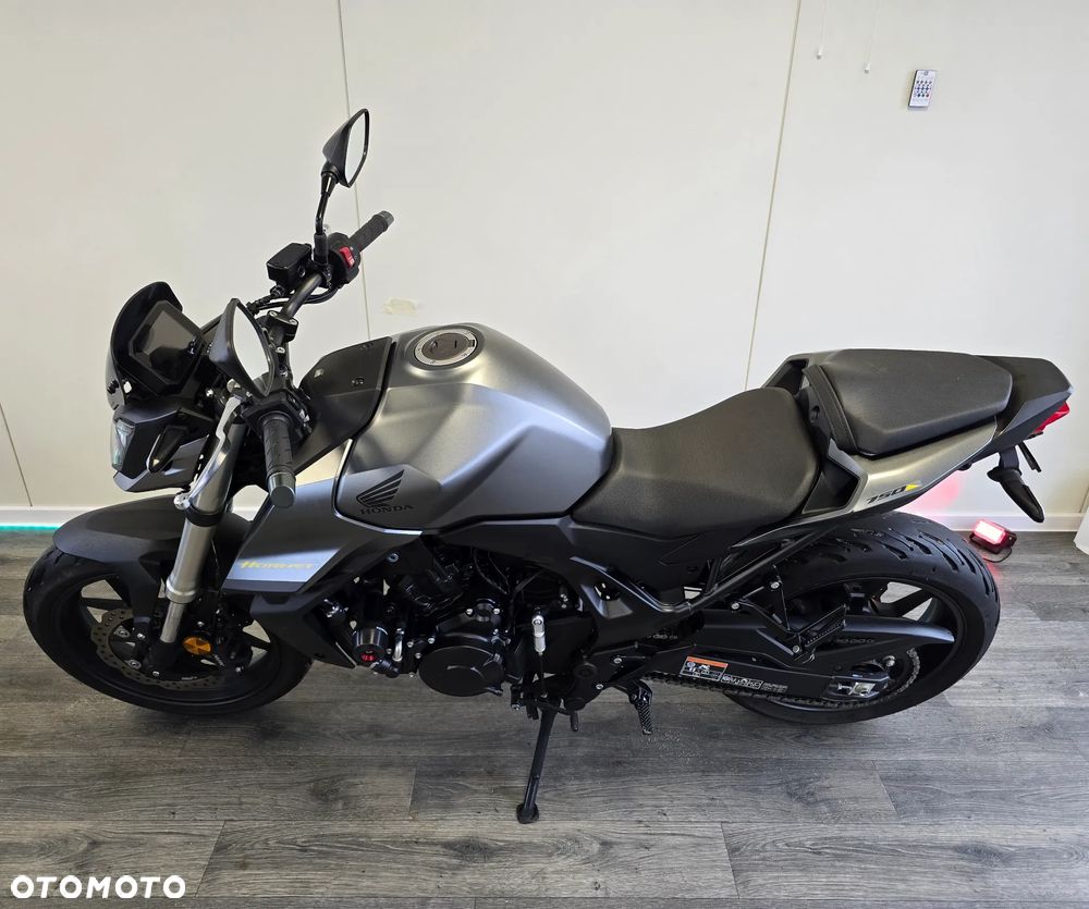 Honda Hornet - 4