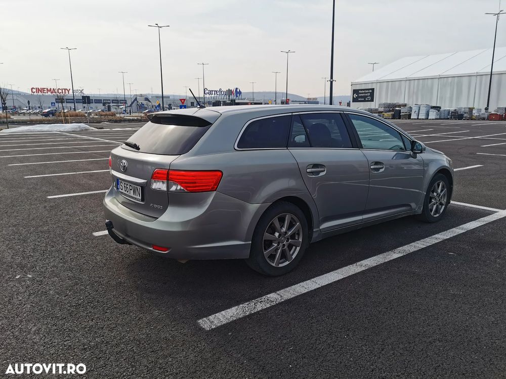 Toyota Avensis 2.2 D-4D Station Sol - 6