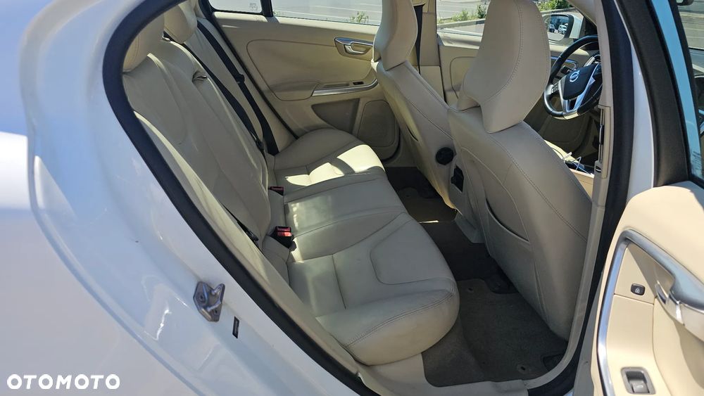 Volvo S60 T5 Geartronic - 12