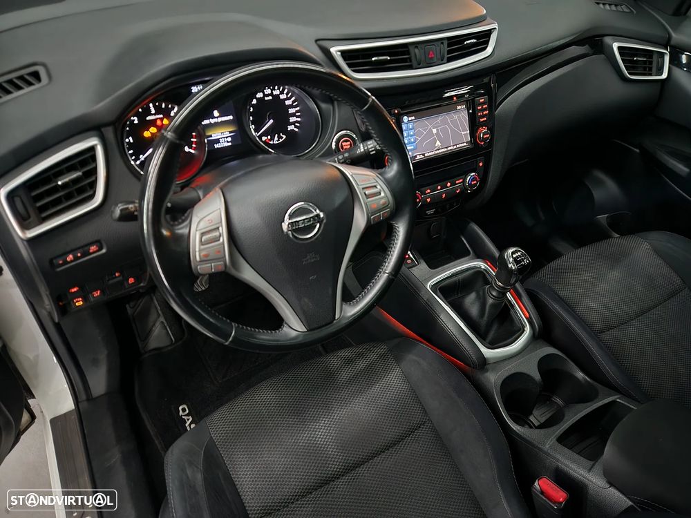 Nissan Qashqai 1.5 dCi N-Connecta 18 - 8