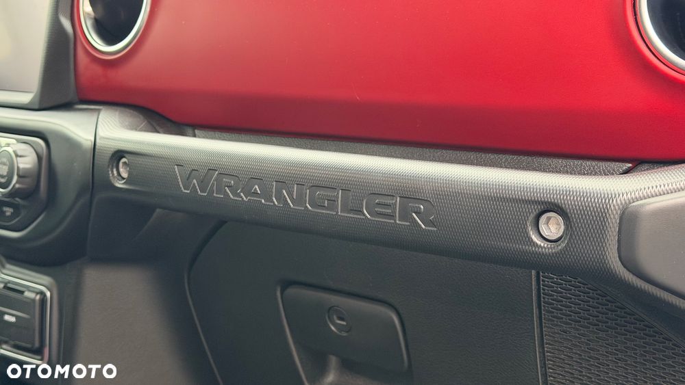 Jeep Wrangler - 28