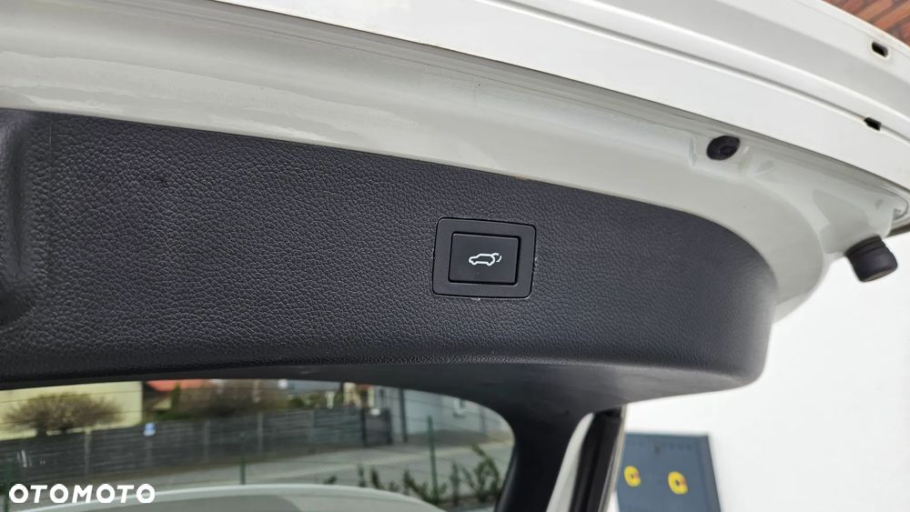 Hyundai i40 Kombi 2.0 Automatik Premium - 11