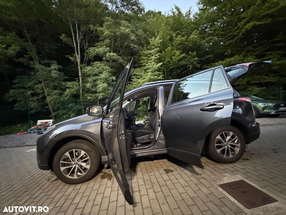 Toyota RAV4 - 3