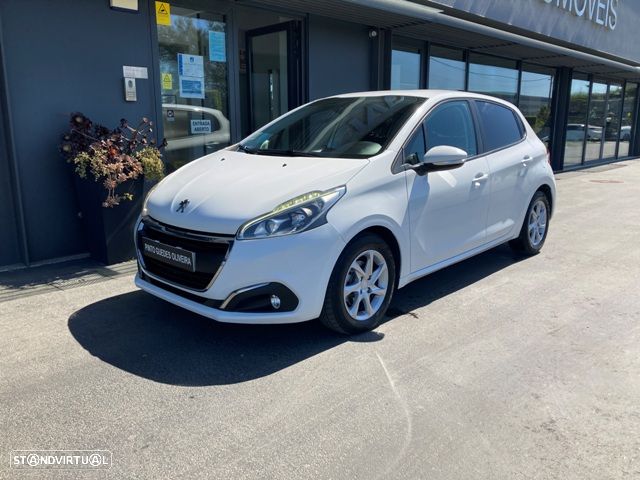 Peugeot 208 1.6 BlueHDi Style - 1