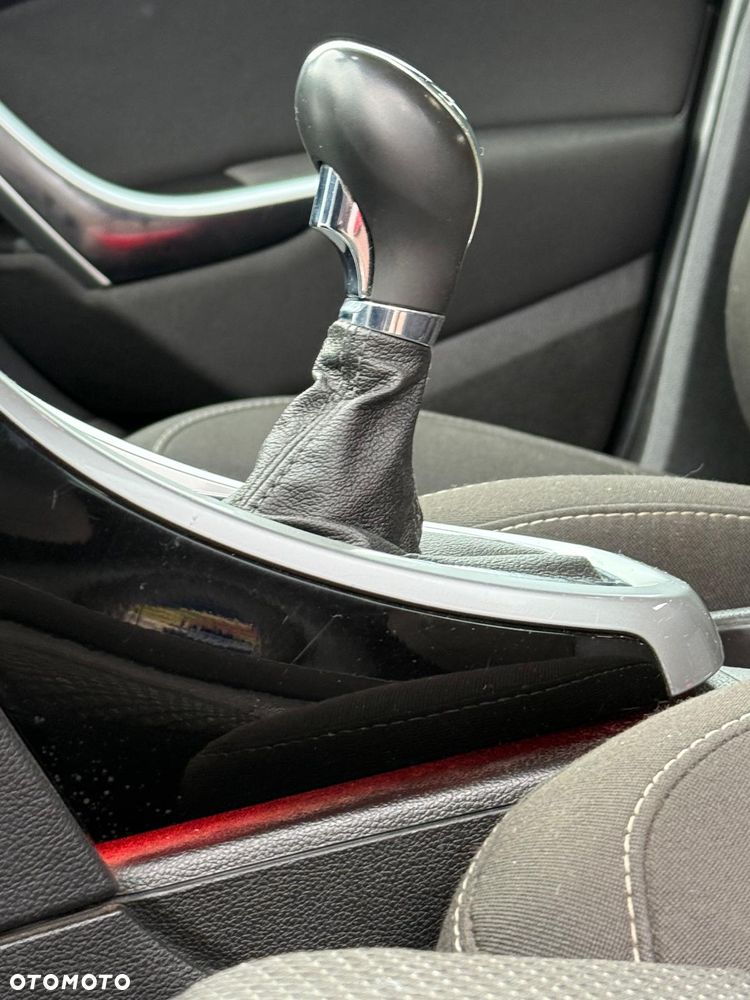 Opel Astra 1.4 Turbo Cosmo - 9