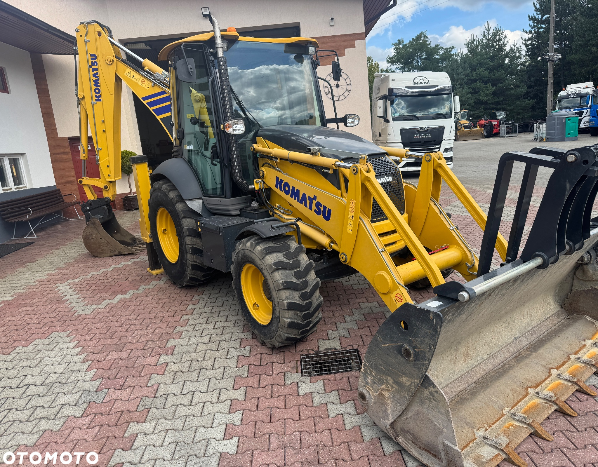 Komatsu WB 97R - 3