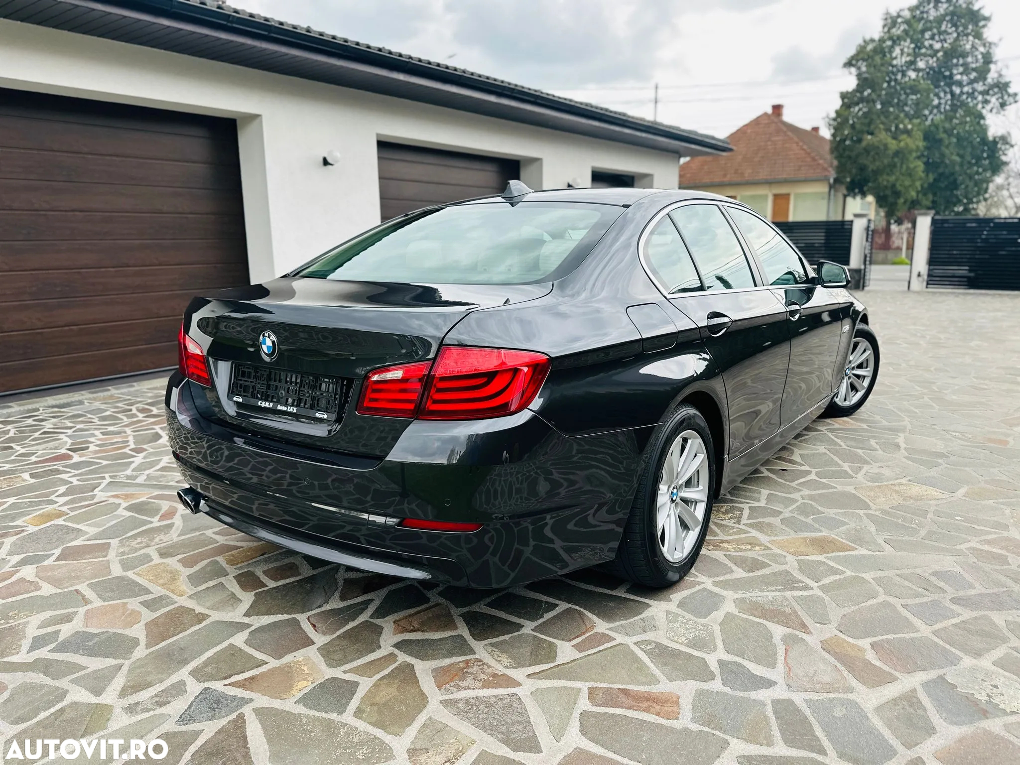 BMW Seria 5 520d - 11