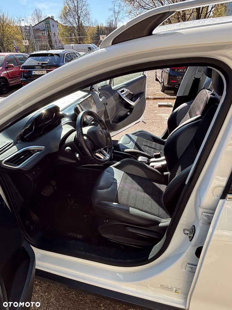 Peugeot 2008 PureTech 110 Stop&Start EAT6 Allure - 4