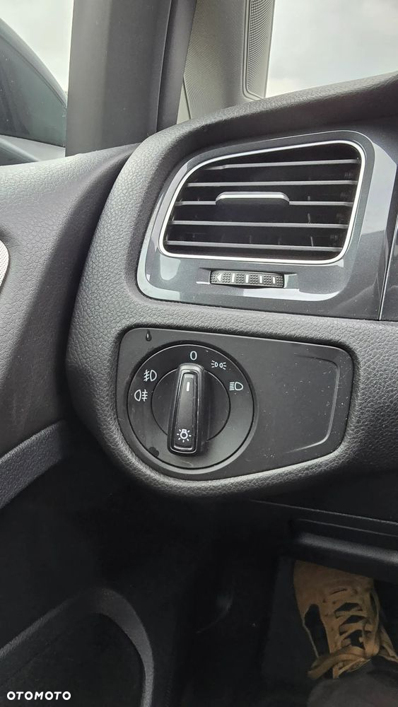 Volkswagen Golf 1.6 TDI DSG Sound - 29