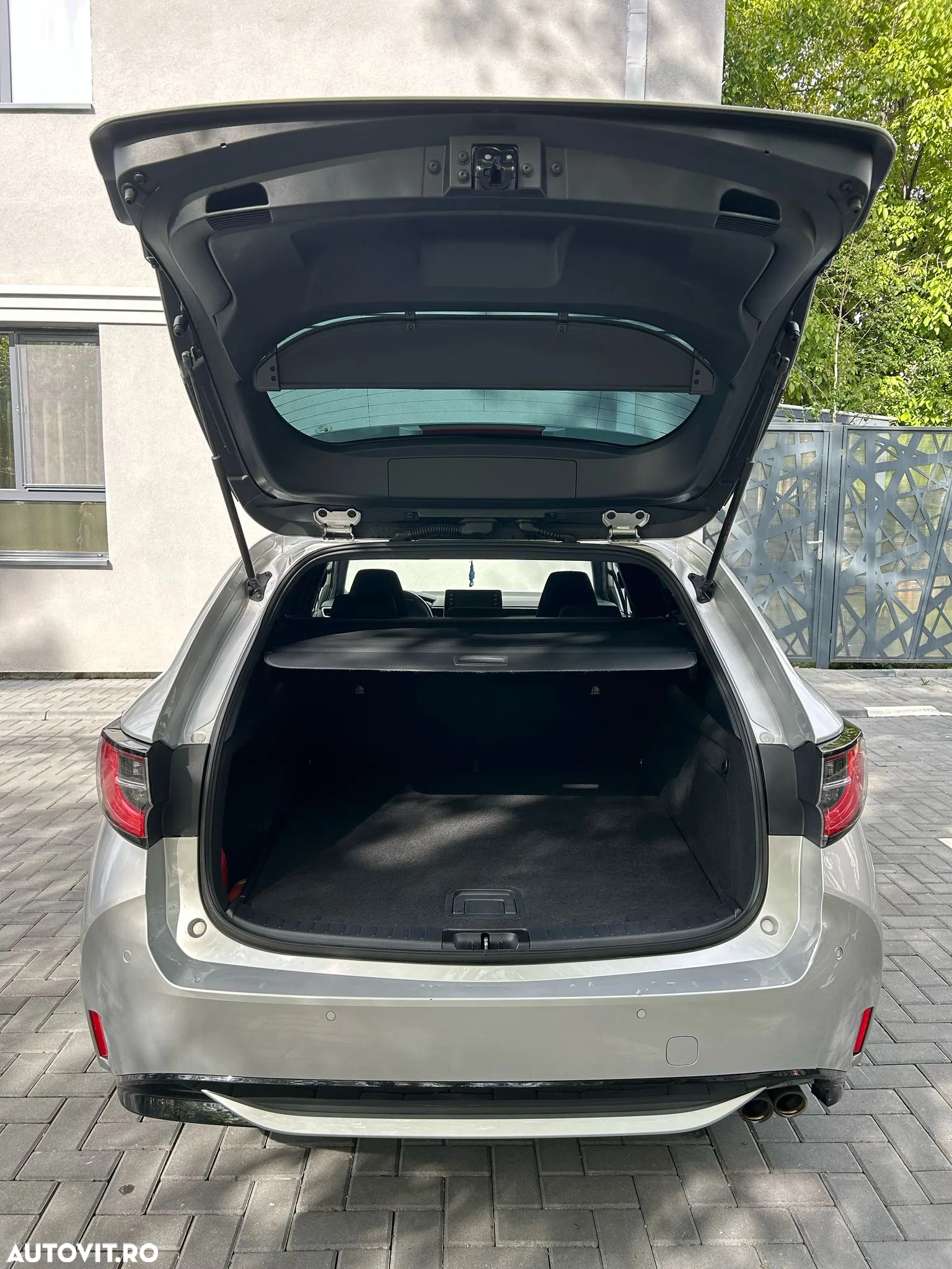 Toyota Corolla 2.0 Hybrid Touring Sports Lounge - 18