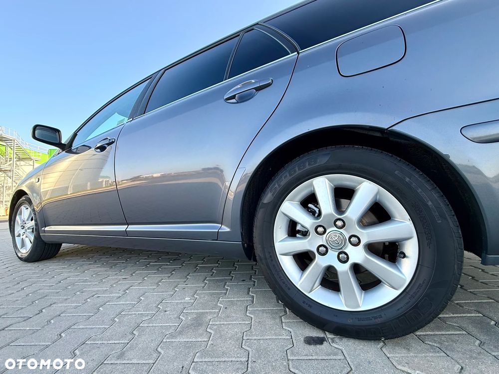 Toyota Avensis 2.2 D-4D Prestige - 7