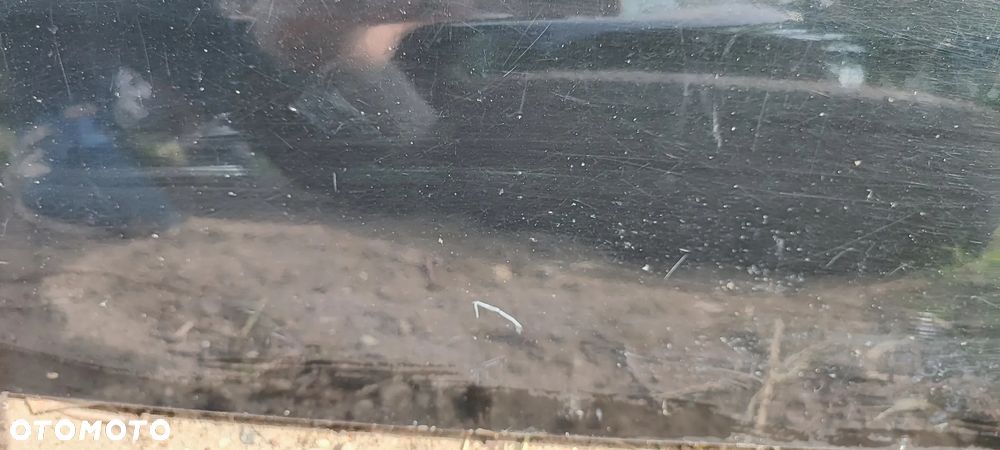 vw passat b5 fl kombi klapa tyl czarna lo41 - 7