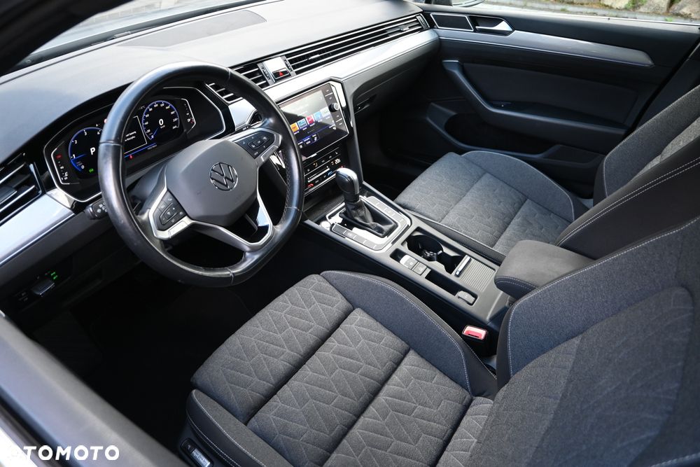 Volkswagen Passat 2.0 TDI SCR DSG Business - 17