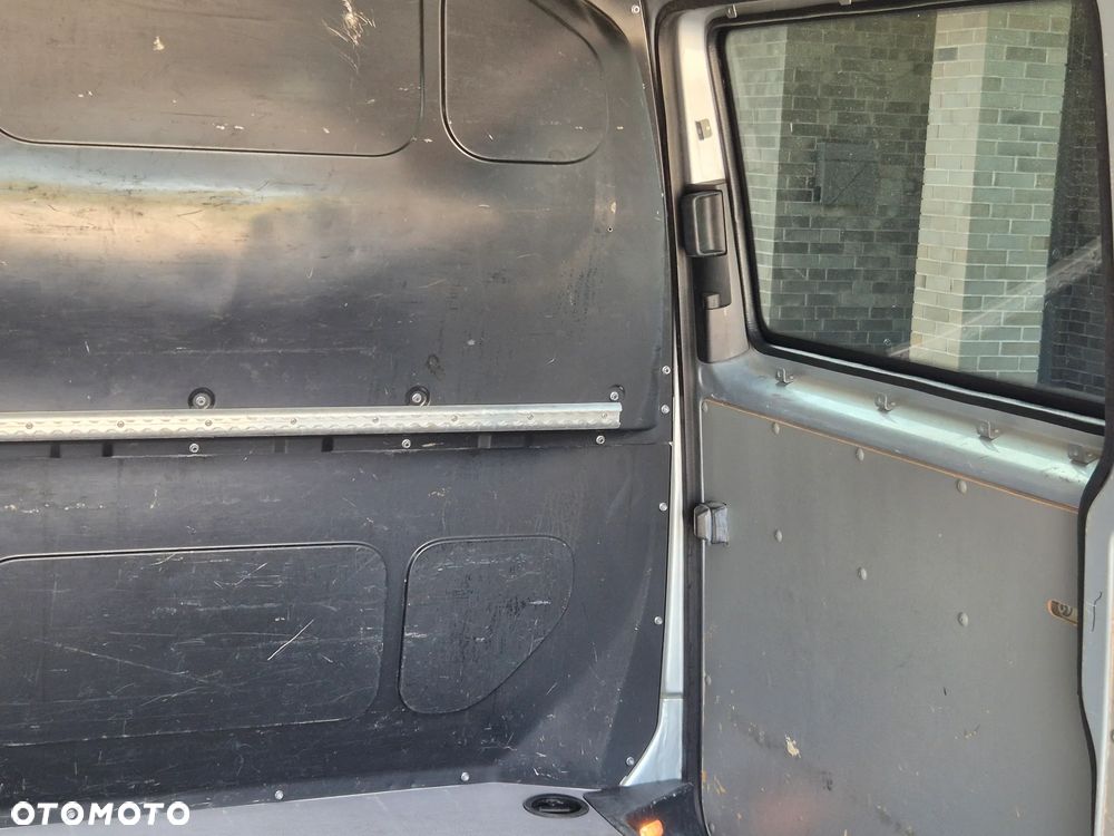 Volkswagen TRANSPORTER - 16