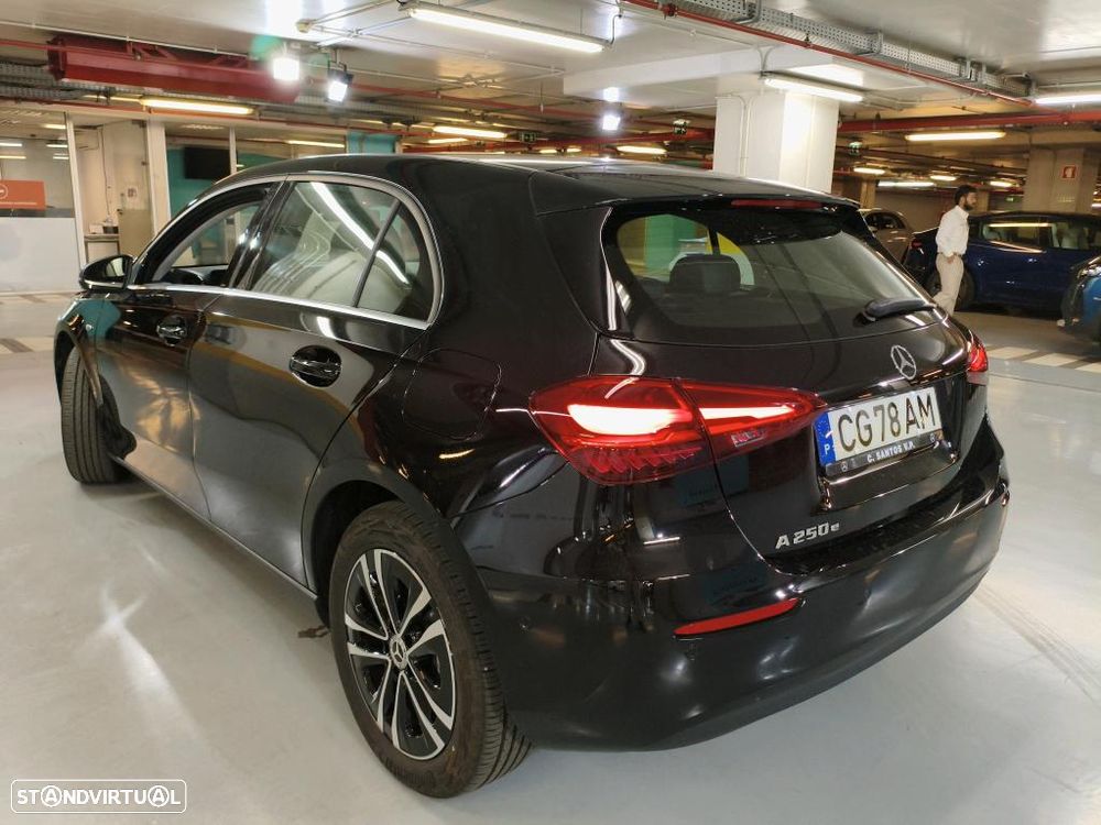 Mercedes-Benz A 250 e - 3