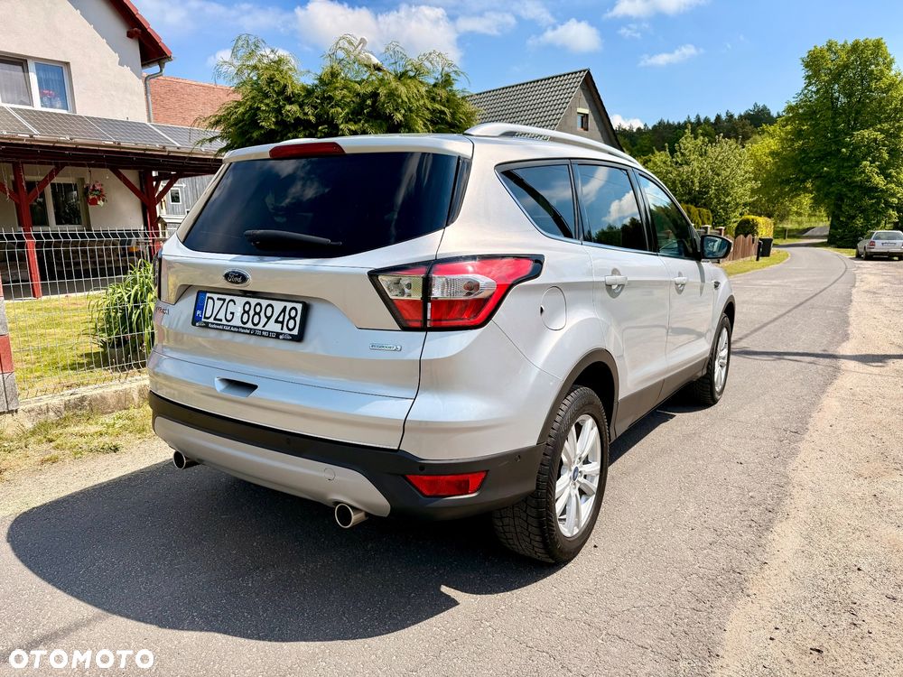 Ford Kuga 1.5 EcoBoost 2x4 Titanium - 4