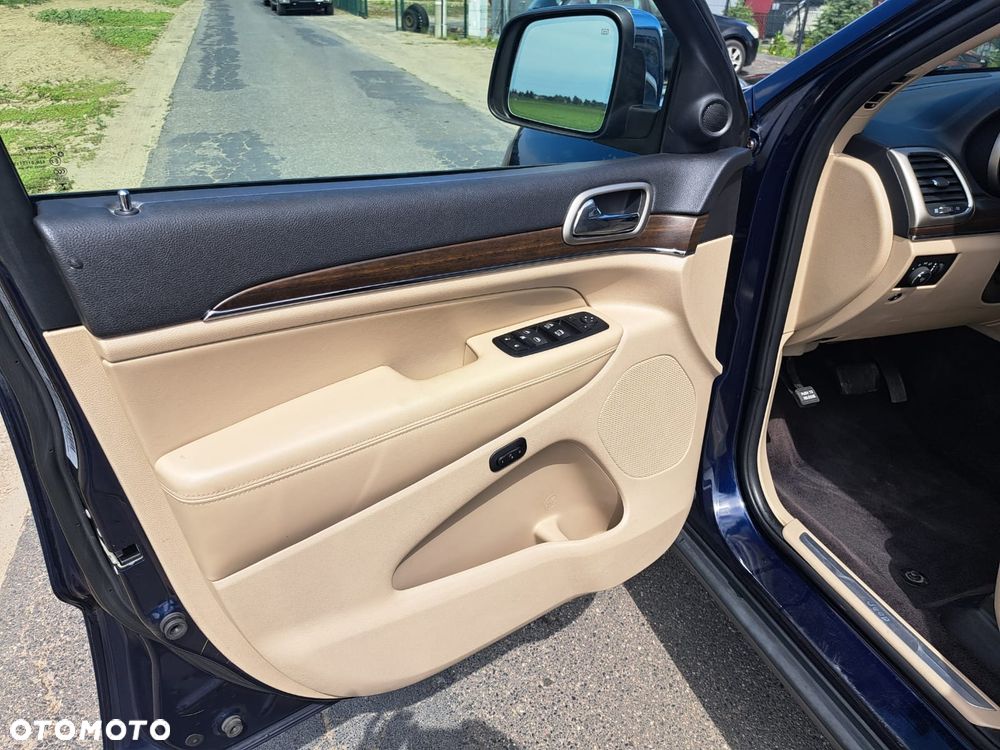 Jeep Grand Cherokee - 18