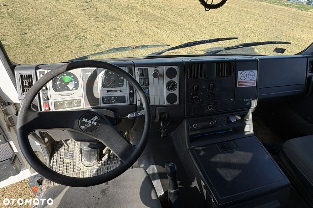 MAN F2000 - 17