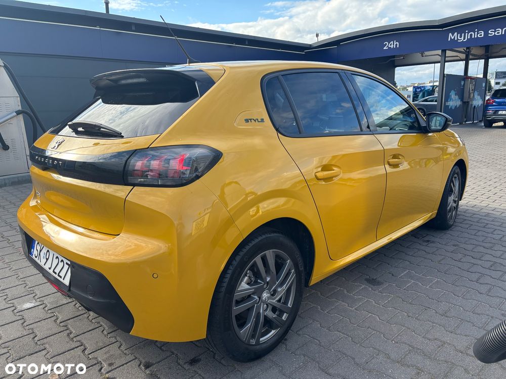 Peugeot 208 - 3