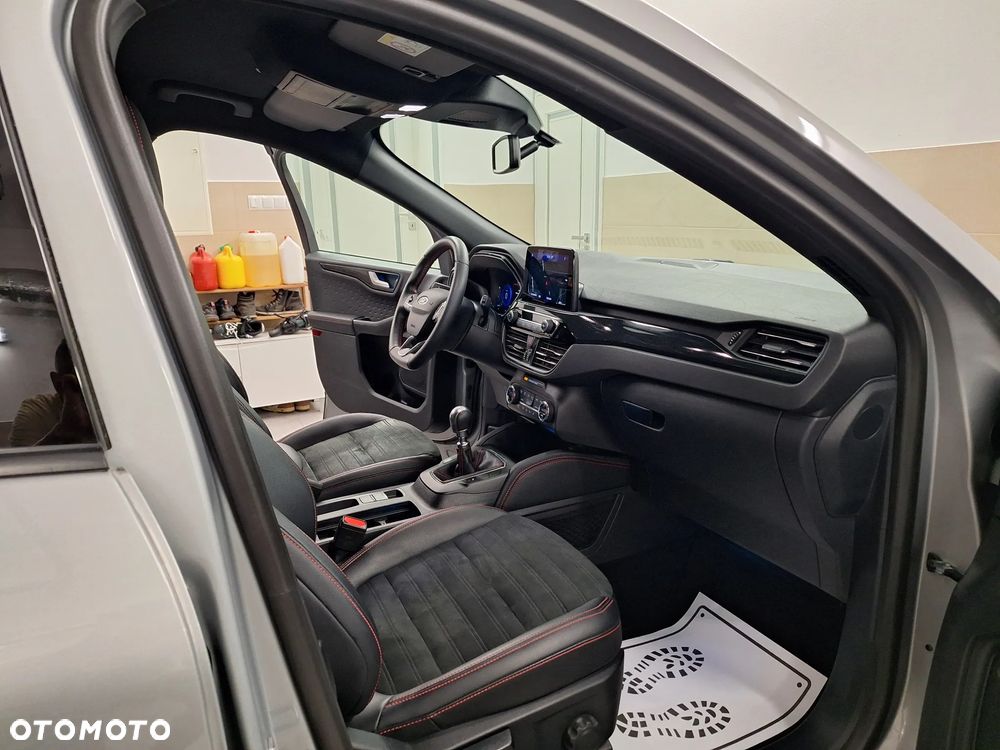 Ford Kuga 2.0 EcoBlue Hybrid ST-LINE X - 28