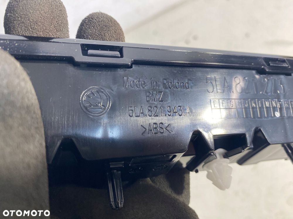 listwa błotnika lewy przód skoda enyaq iv eu - 7