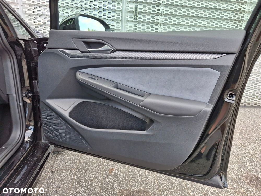 Volkswagen Golf Variant 2.0 TSI 4Motion R - 18