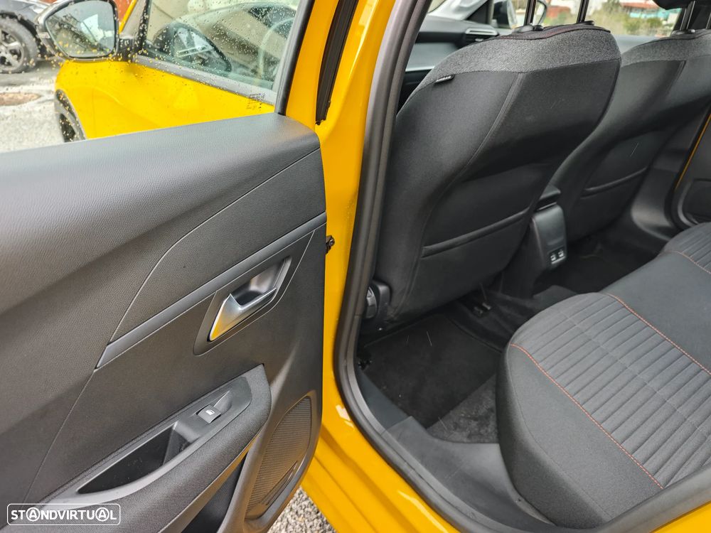 Peugeot e-208 Active Pack - 23