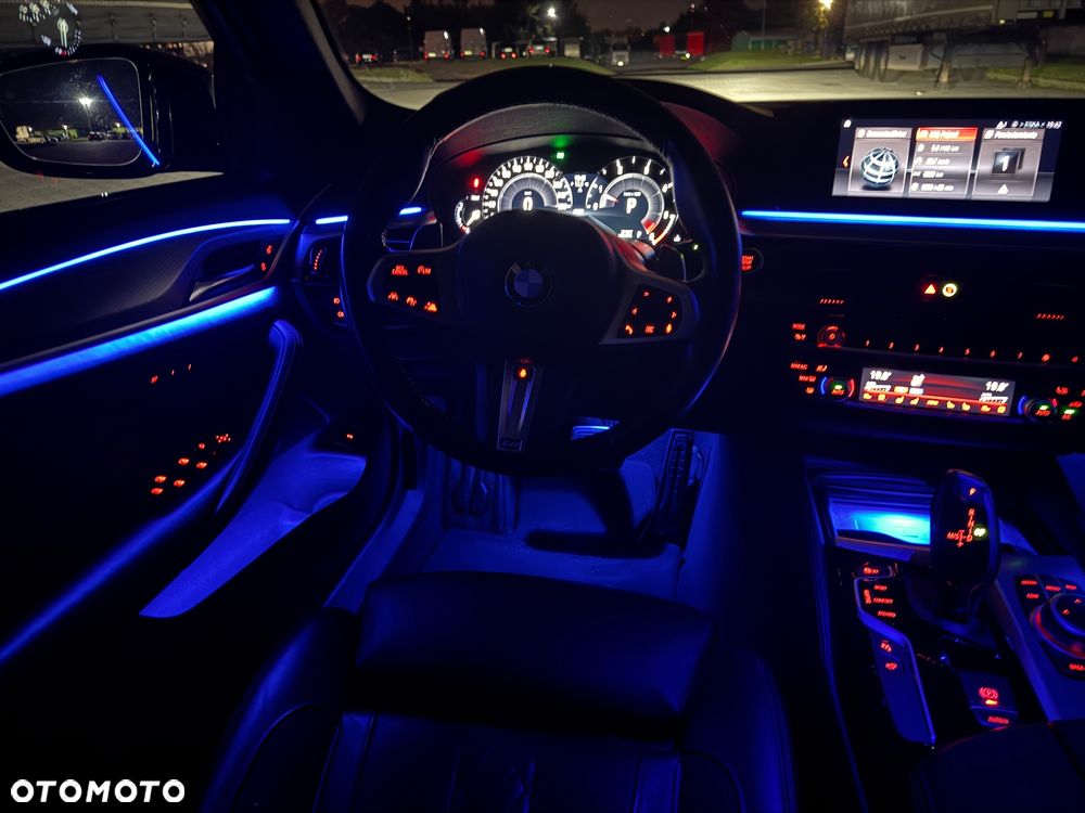 BMW Seria 5 520d Touring M Sport Edition - 38