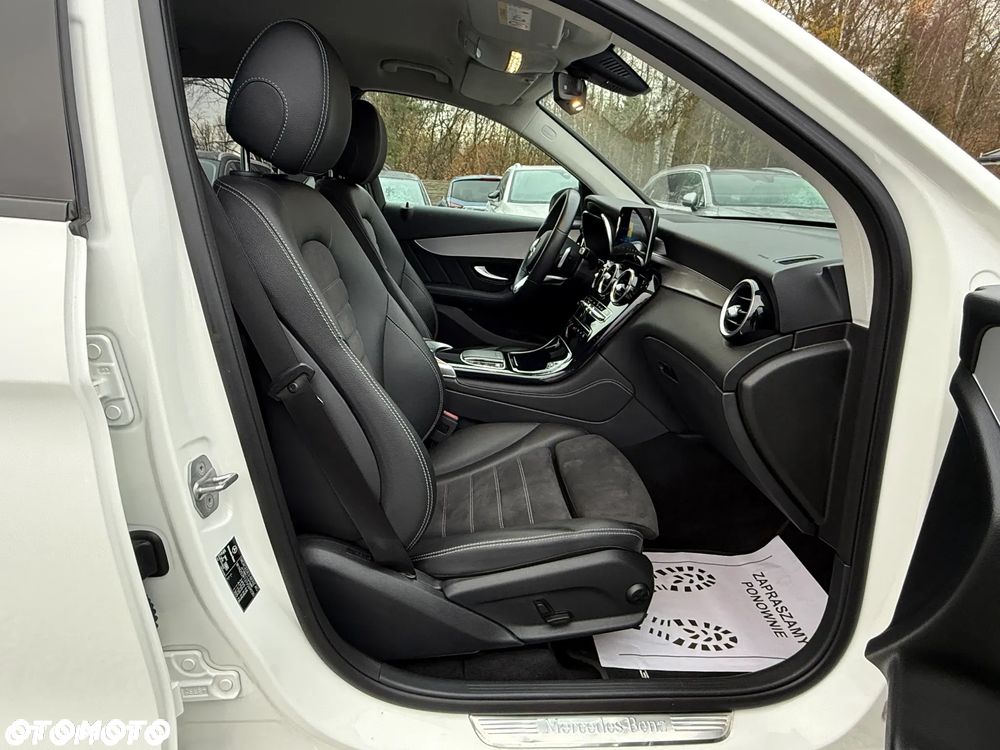 Mercedes-Benz GLC 200 d 4Matic 9G-TRONIC AMG Line - 36