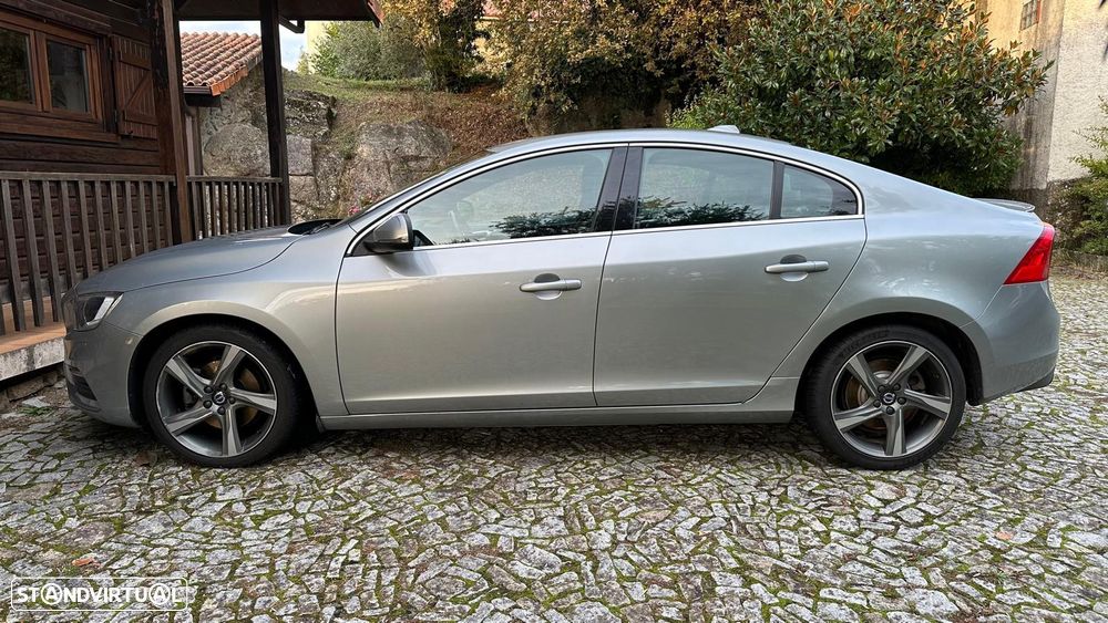 Volvo S60 2.0 D4 R-Design Momentum Geartronic - 3