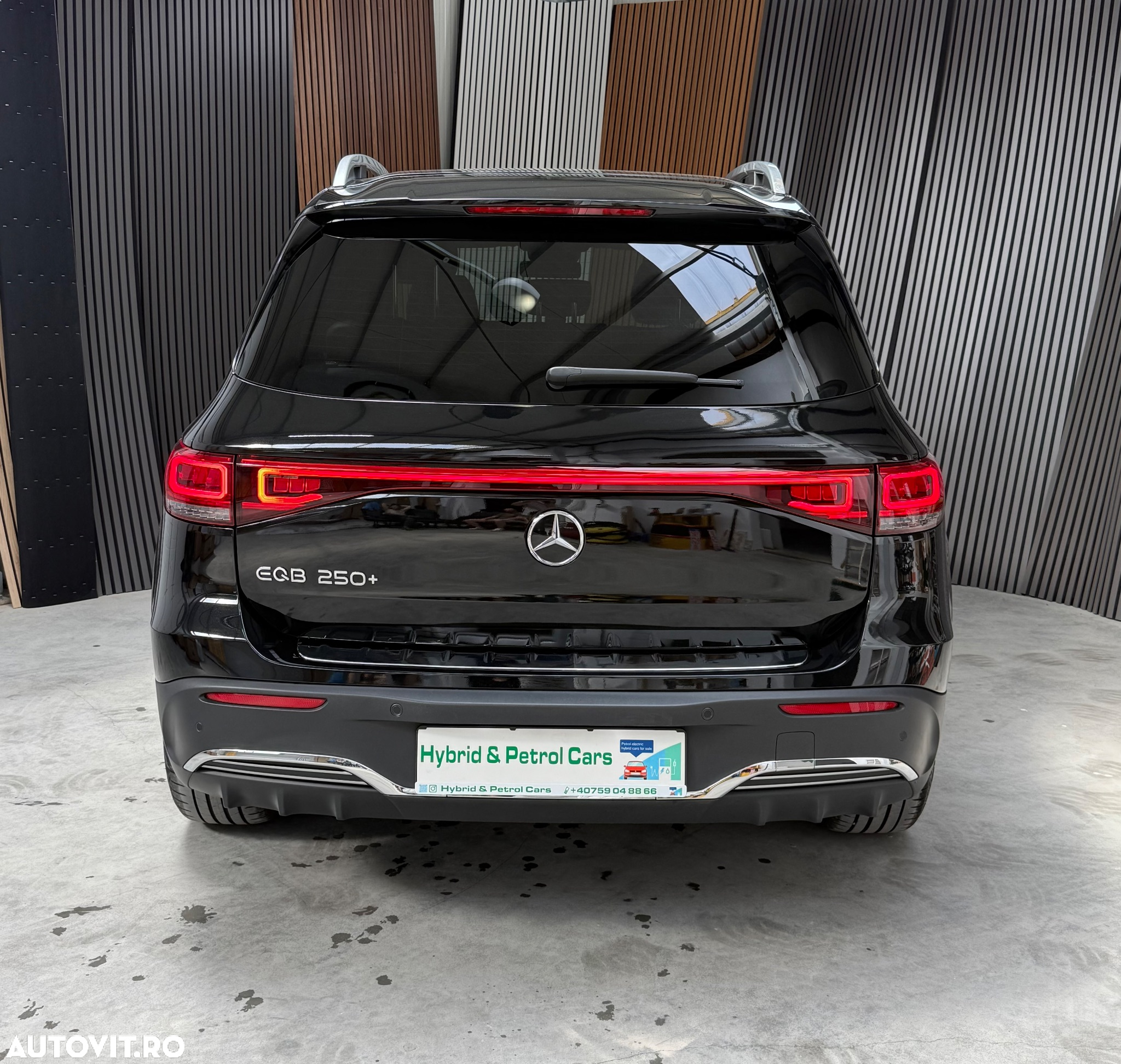 Mercedes-Benz EQB - 14