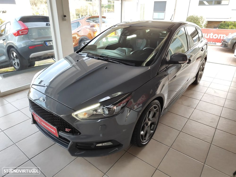 Ford Focus 2.0 EcoBoost ST c/ Pack Pele Desportiva - 7