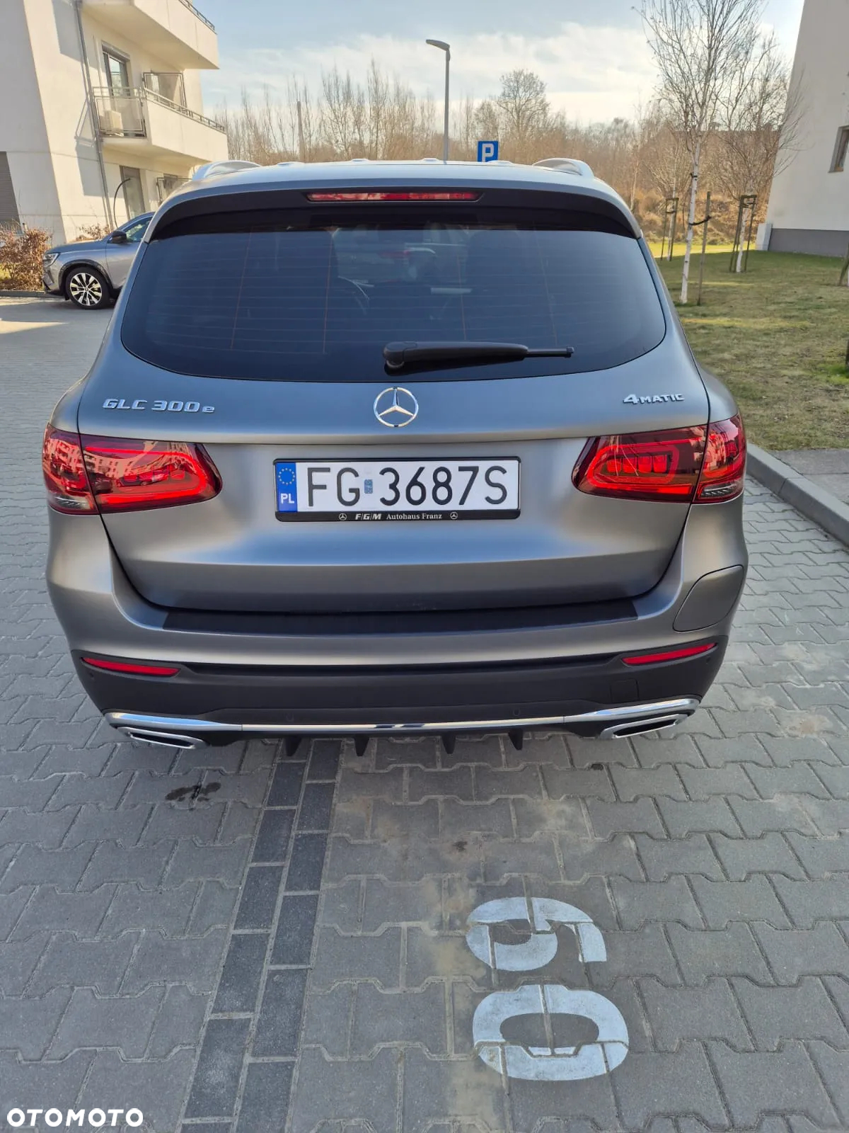 Mercedes-Benz GLC 300 e 4Matic 9G-TRONIC - 4