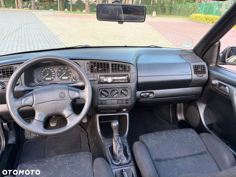 Volkswagen Golf 1.8 CL - 7