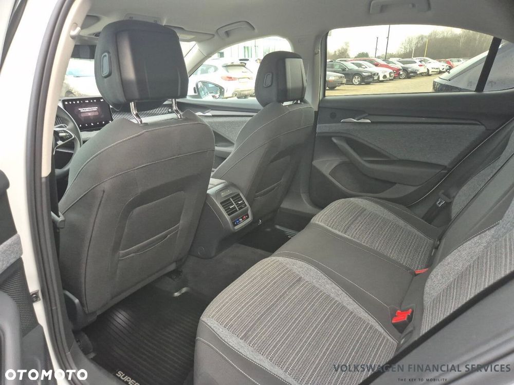 Skoda Superb 2.0 TDI SCR 4x4 Selection DSG - 10