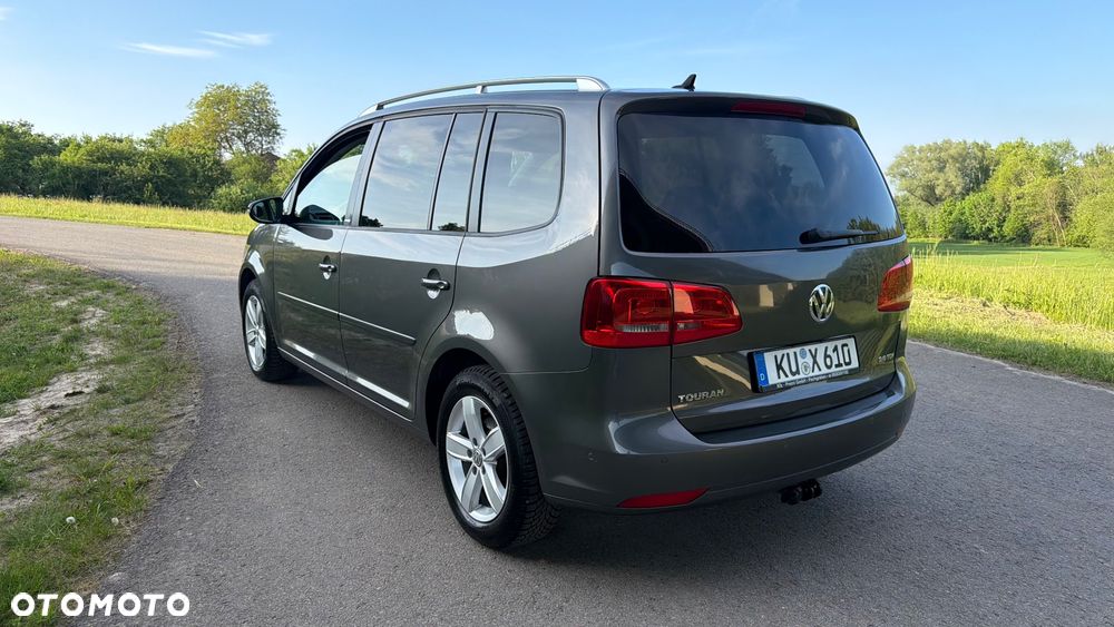 Volkswagen Touran 2.0 TDI DPF STYLE - 11