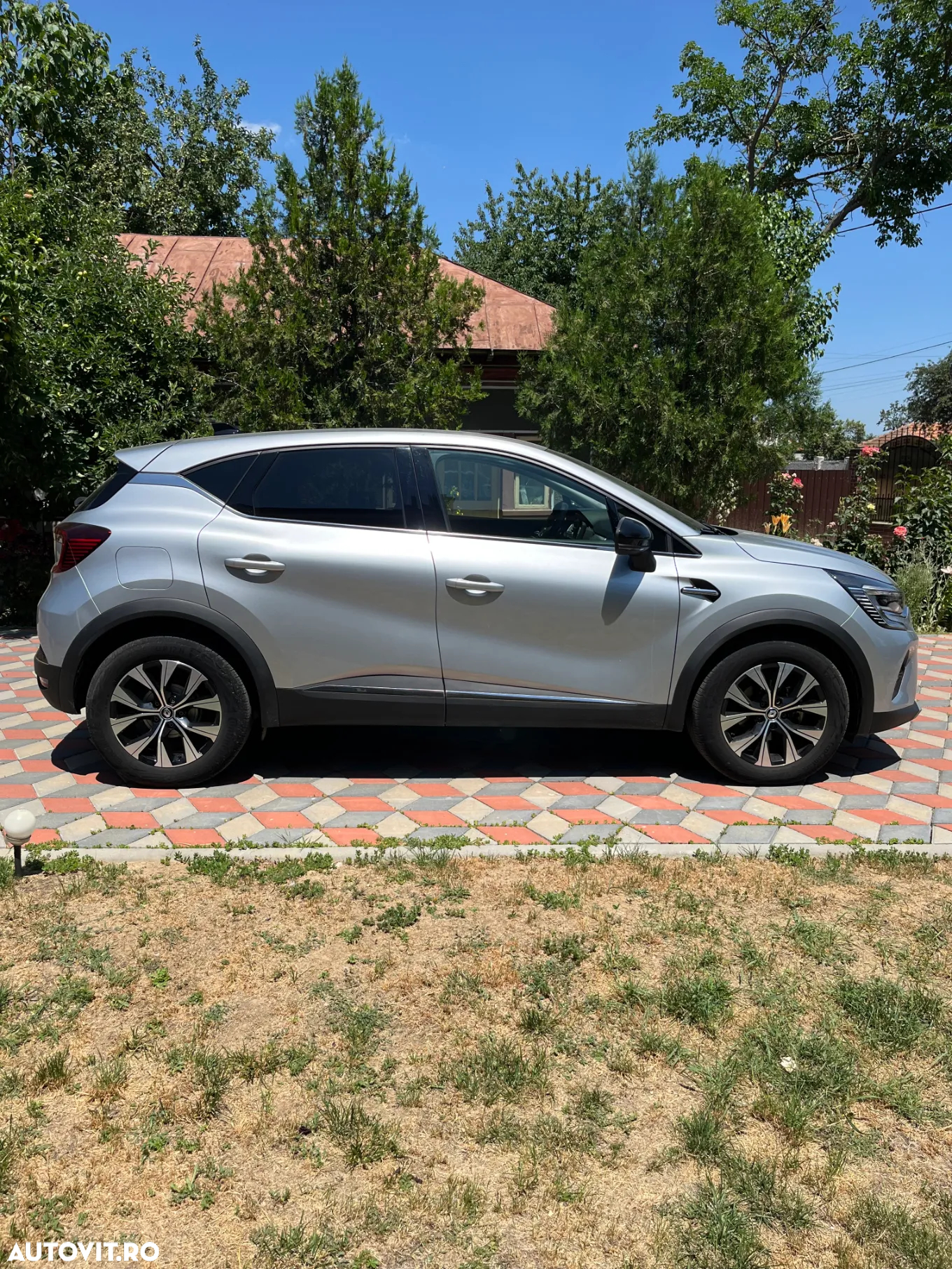 Renault Captur MHEV 140 EDC Techno - 3
