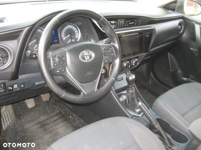 Toyota Auris 1.6 Premium - 8