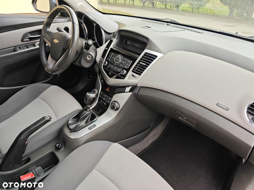 Chevrolet Cruze - 18