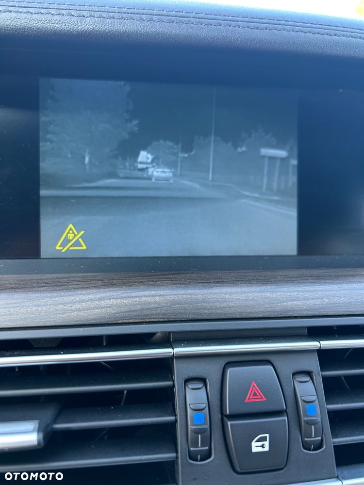 BMW Seria 7 730Ld - 24