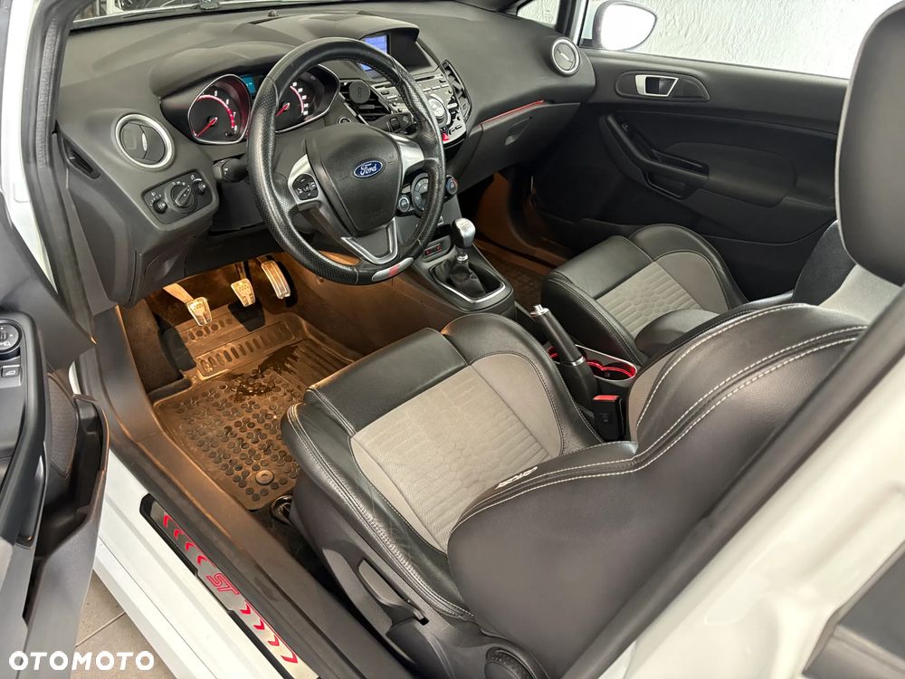 Ford Fiesta 1.6 EcoBoost ST - 4